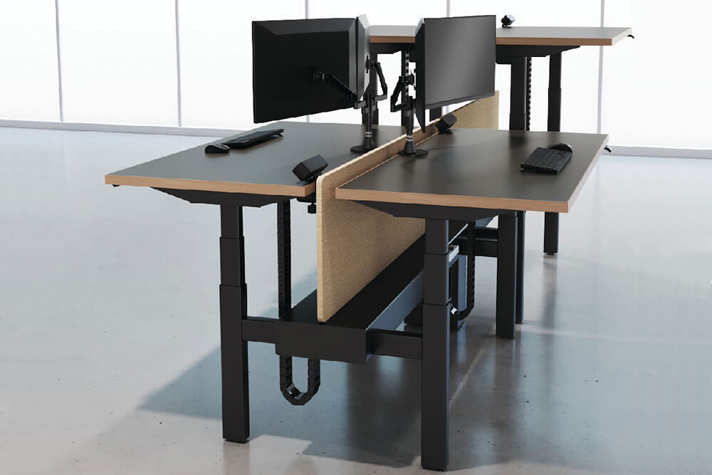 Range traiding desk angle view