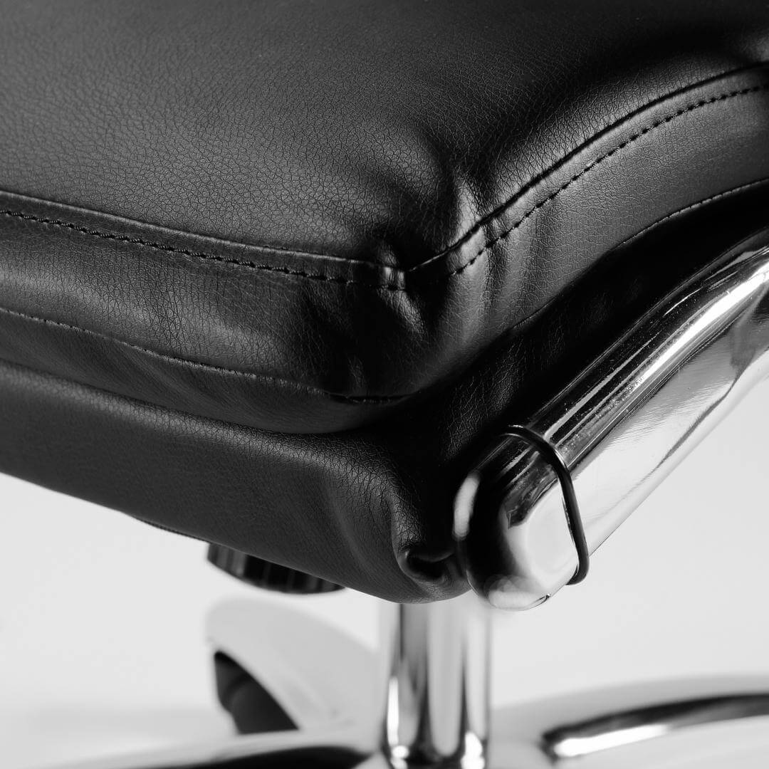 Boss executive office desk chair corner
