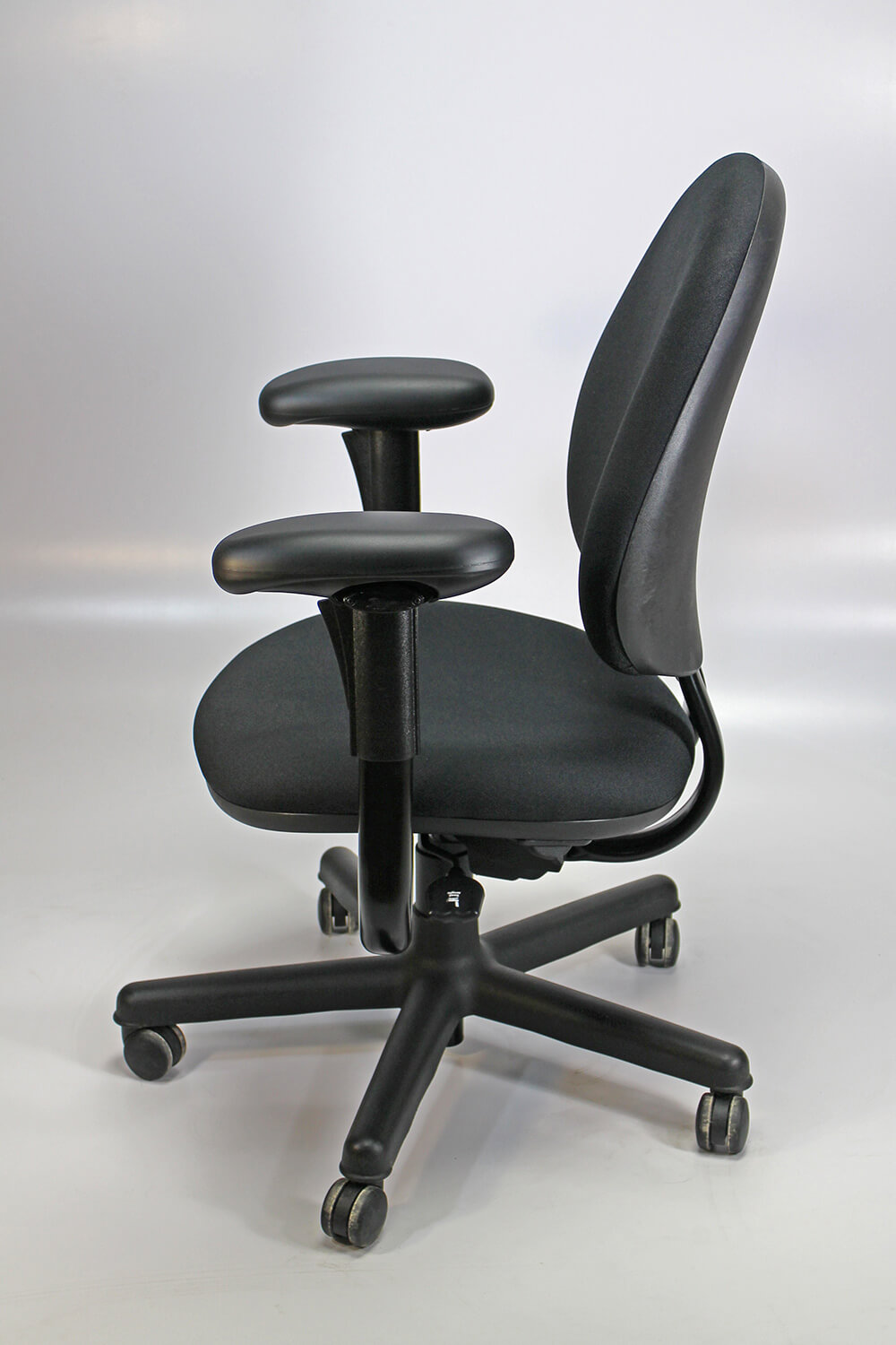 Steelcase criterion chair side view