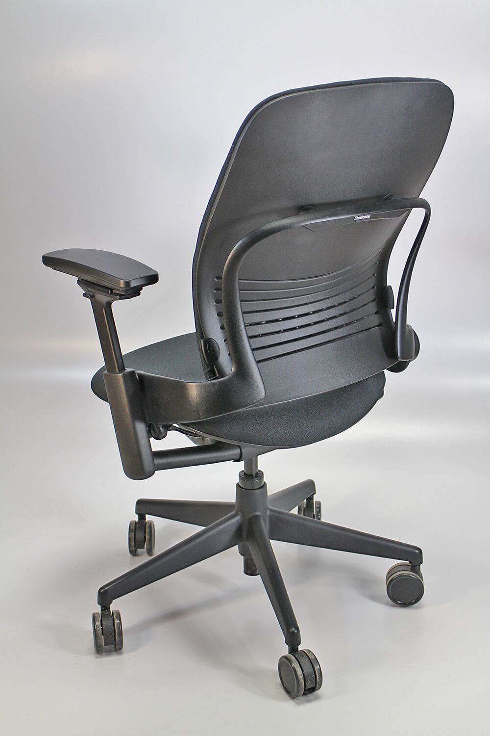 Steelcase leap v2 rotation view
