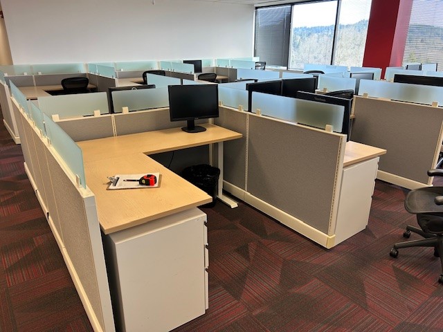 Used herman miller ao2 090425 CFD1 3