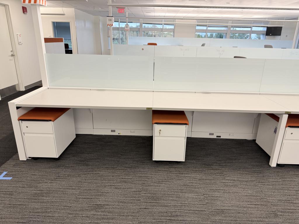 Used steelcase answer 090125 OFI1 1