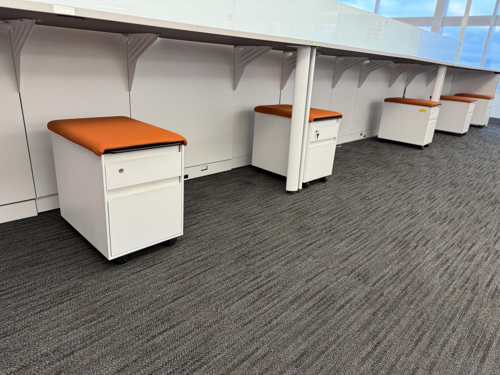 Used steelcase answer 090125 OFI1 4