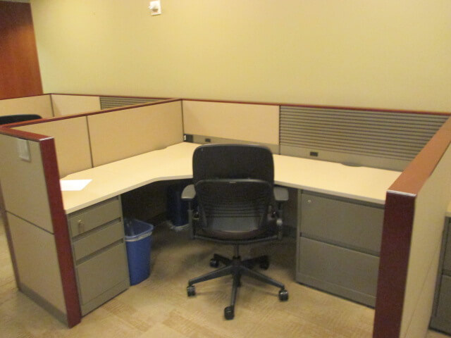 Montage Steelcase Workstations - Plenty of Space