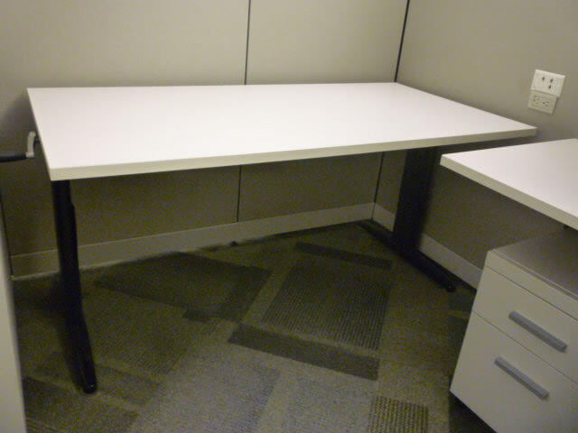 Steelcase Answer - Height Adjustable Desk